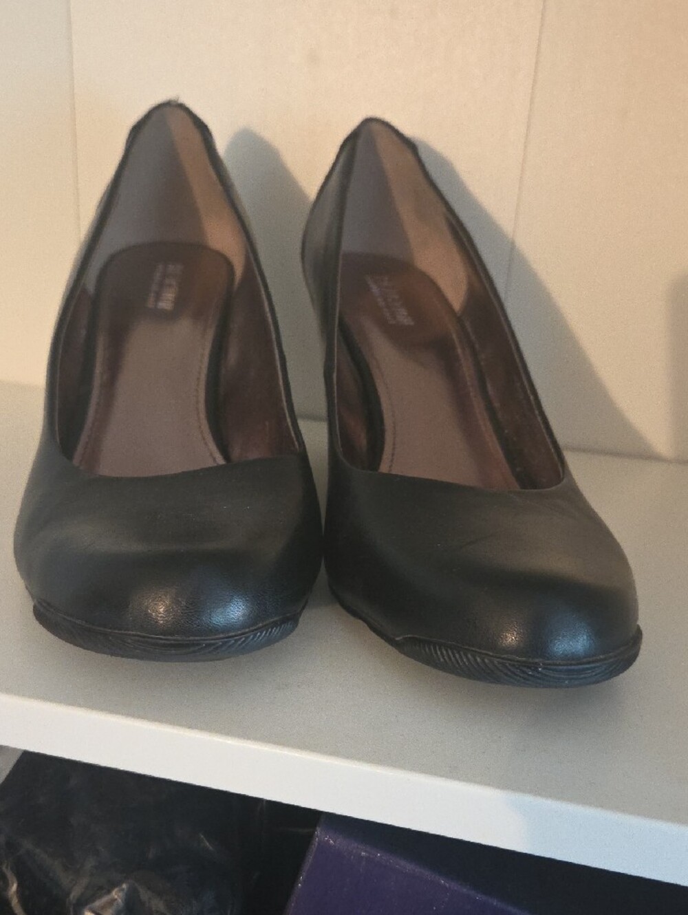 🎀Reaction Kenneth Cole Black Rounded-Toe Pumps - Picture 4 of 5